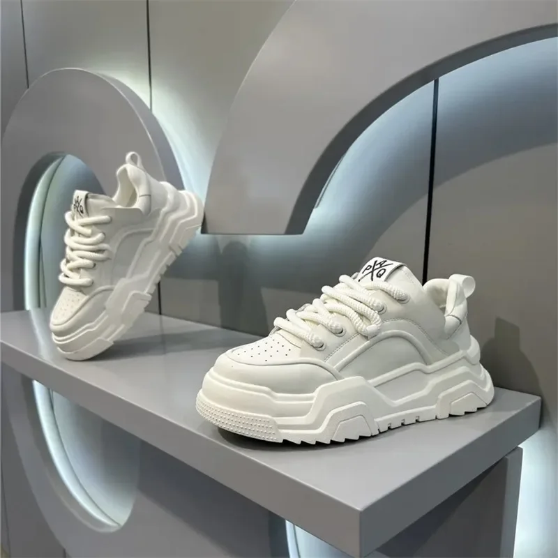 Mens Fashion Trainers 2025 - Sepatu Pria Gaya Desainer Putih Nyaman