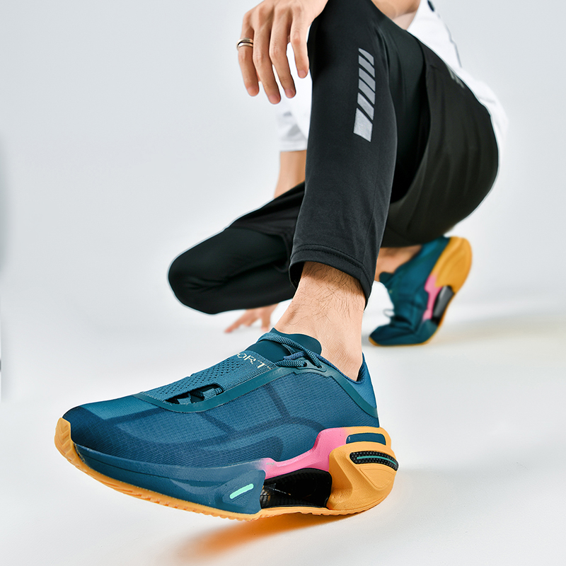Sepatu sneaker pria dan wanita - Mens Fashion Trainers 2025 ulasan dan harga